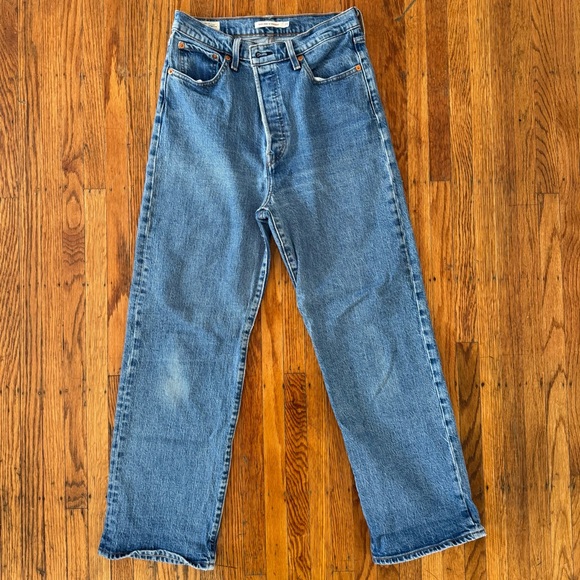 Levi’s Ribcage Straight - Picture 1 of 5